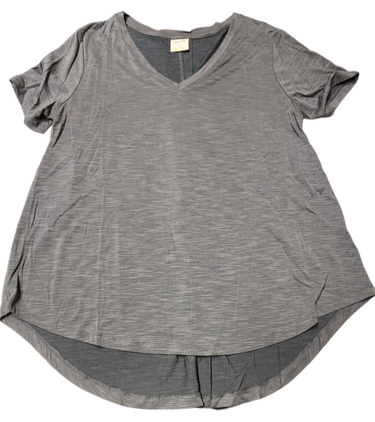 Mod Ref Women Essential Short Sleeve V-Neck Shirt with Back Pleat